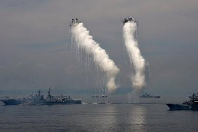 Nga bắt đầu tập trận khiến Địa Trung Hải dậy sóng