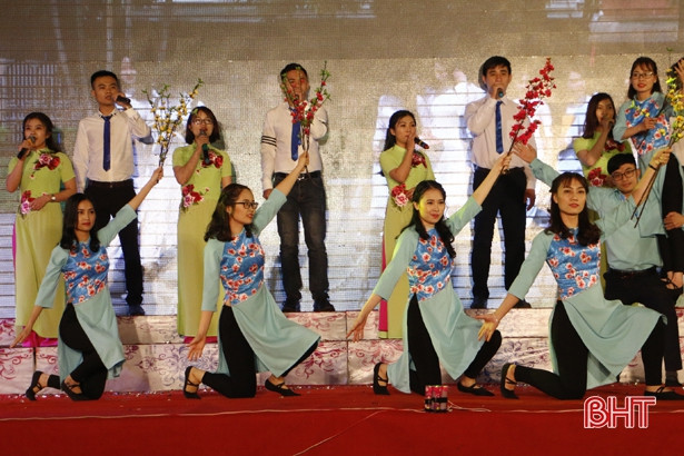 Đặc sắc đêm nghệ thuật “Sắc xuân dâng Đảng”