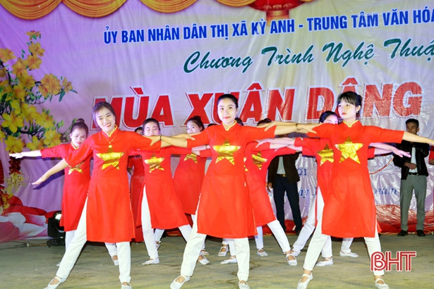 Thị xã Kỳ Anh tổ chức chương trình “Mùa Xuân dâng Đảng”