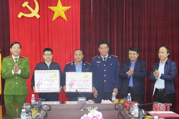 Tăng cường tuần soát đảm bảo ANTT, ATGT cho nhân dân đón Tết an toàn