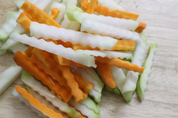 Giòn ngon dưa góp su hào chua ngọt không thể thiếu ngày Tết