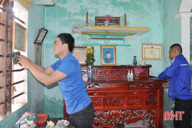 Ấm áp bữa cơm tất niên bên mẹ liệt sỹ
