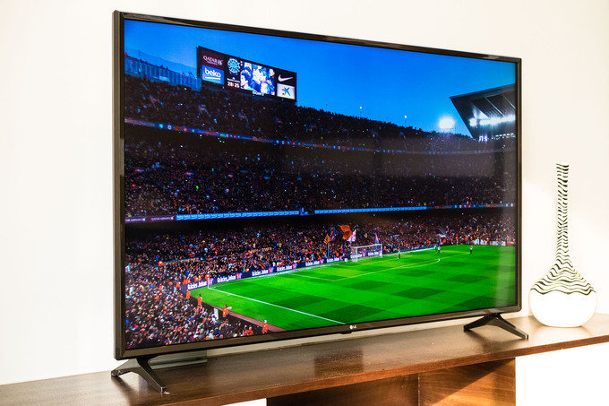 Loạt TV màn hình lớn giá rẻ trước Tết