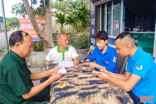 Những "gia sư công nghệ" của mùa hè tình nguyện