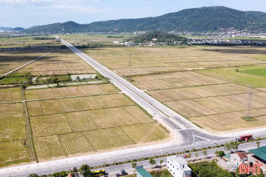 Thông tuyến đường trăm tỷ từng "cụt" hai đầu sau nhiều năm thi công
