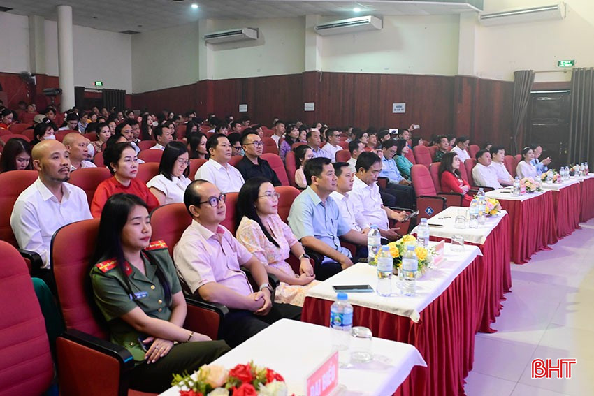 Đại biểu tham dự chương trình. bqbht_br_a5.jpg