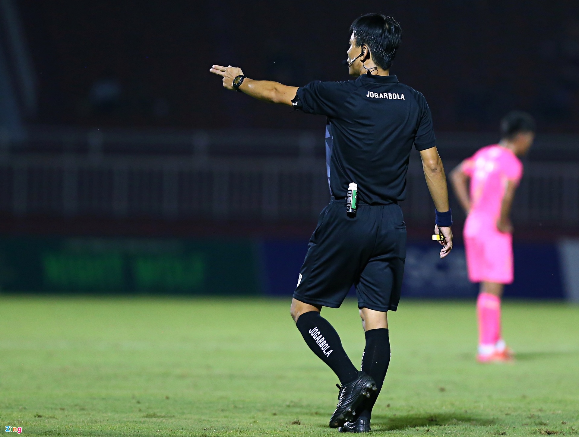 Công Phượng bị trọng tài cảnh báo sau khi ghi bàn