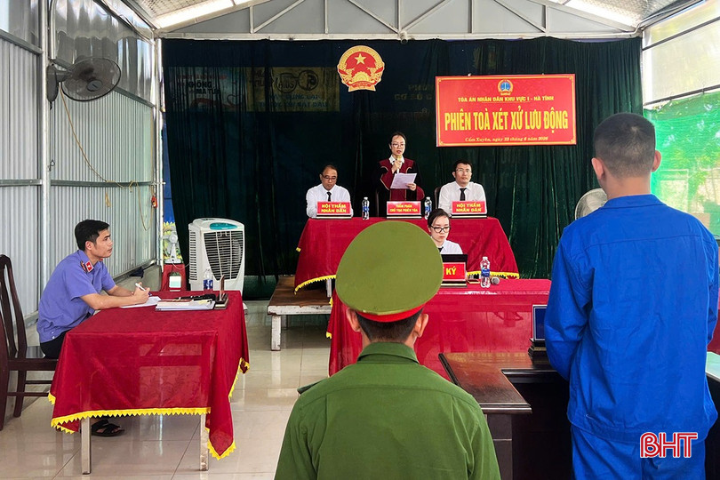 Chủ tọa phiên tòa tuyên án đối với bị cáo Võ Tá Sỹ Đan.
