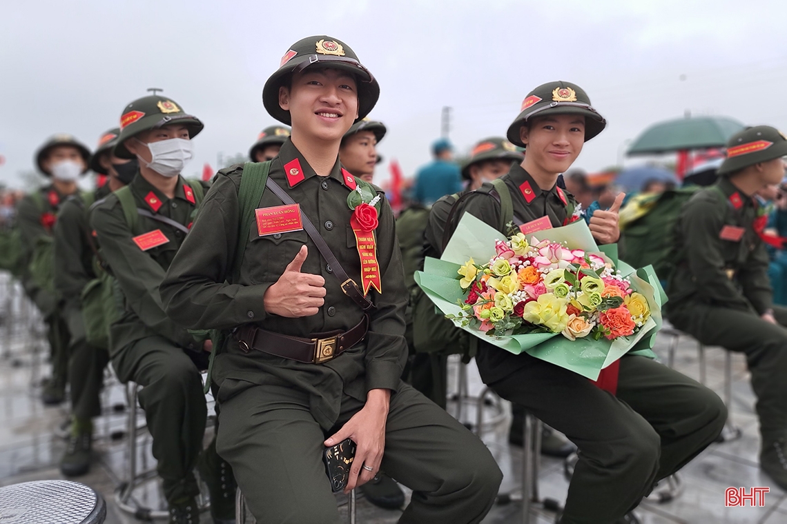 Lãnh đạo Hà Tĩnh, Bộ Quốc phòng dự lễ giao nhận quân tại các địa phương