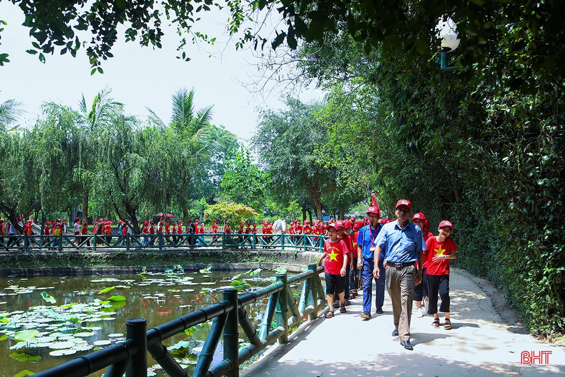 Làng Sen trong muôn vàn thương nhớ...
