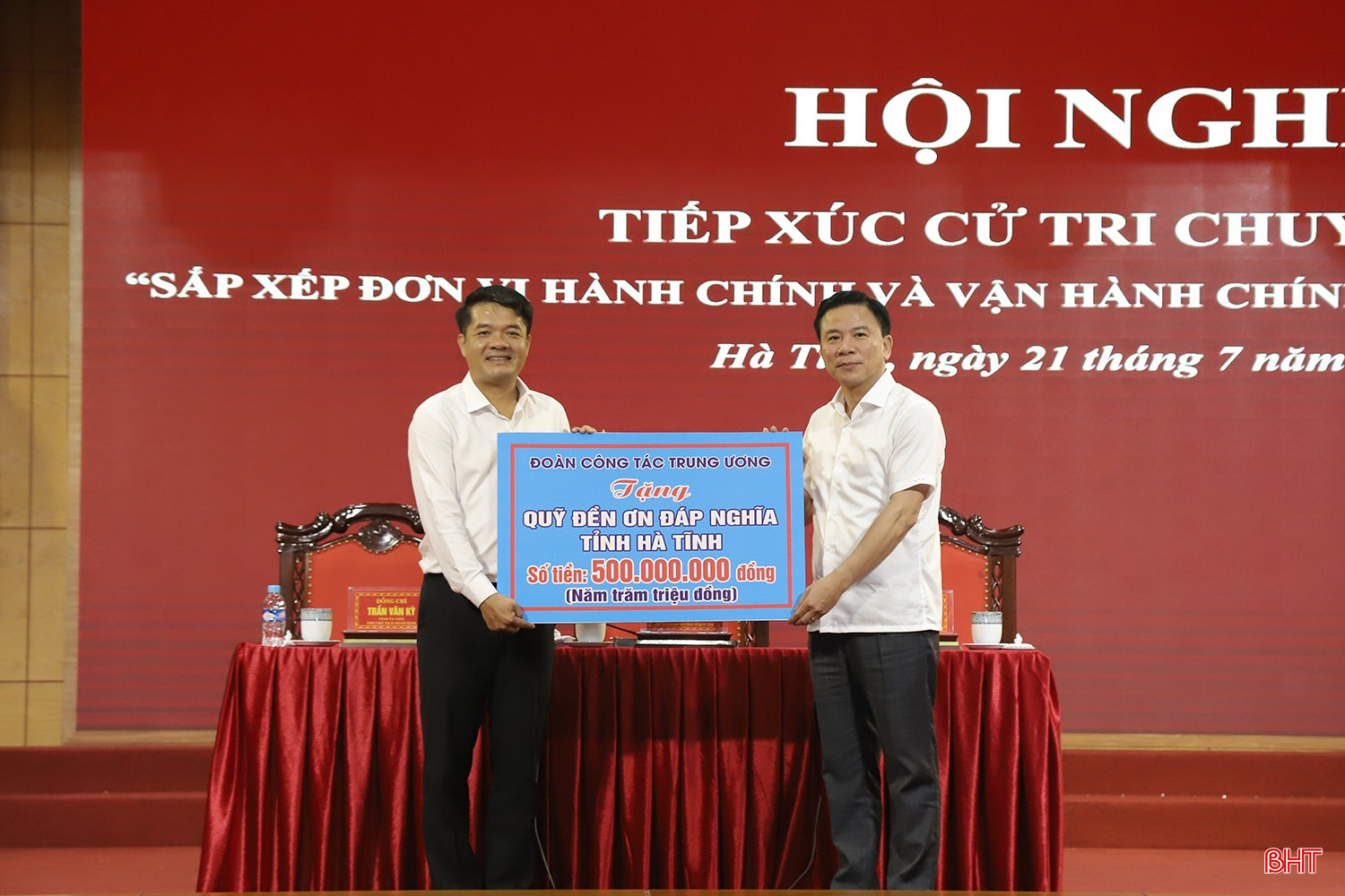 bqbht_br_hoi-nghi-tiep-xuc-cu-tri.jpg