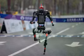 Robot Trung Quốc phá kỷ lục của Usain Bolt