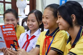 Phụ huynh cần kiểm tra ngay giá trị thẻ bảo hiểm y tế của con