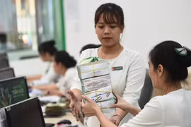 Lãi suất cho vay bình quân lên 10,7% một năm
