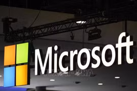 Chủ tịch Microsoft cảnh báo: AI đang được quản lý lỏng hơn cả máy giặt