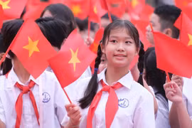 Nhà xuất bản Giáo Dục yêu cầu các trường rà soát từng học sinh còn thiếu sách giáo khoa