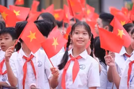Nhà xuất bản Giáo Dục yêu cầu các trường rà soát từng học sinh còn thiếu sách giáo khoa