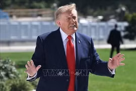 Tổng thống Trump bất ngờ chỉ trích Ukraine, yêu cầu bầu cử giữa lúc chiến sự tiếp diễn