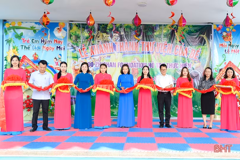 Nhiều phần quà đến với học sinh Hà Tĩnh