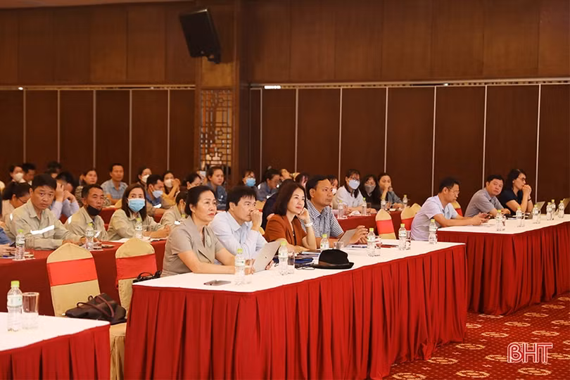 Lao động tại Khu kinh tế Vũng Áng đối thoại về chính sách bảo hiểm