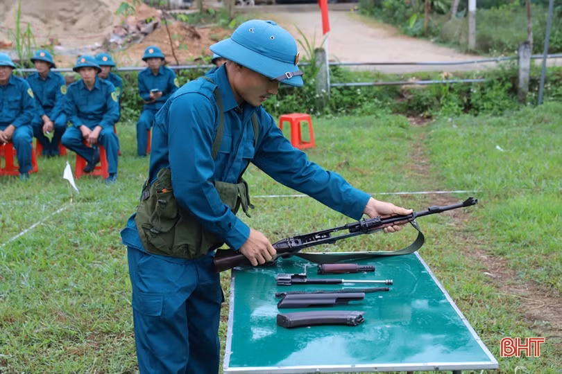 “Chiến sỹ sao vuông” Hương Sơn thành thục kỹ năng chiến đấu