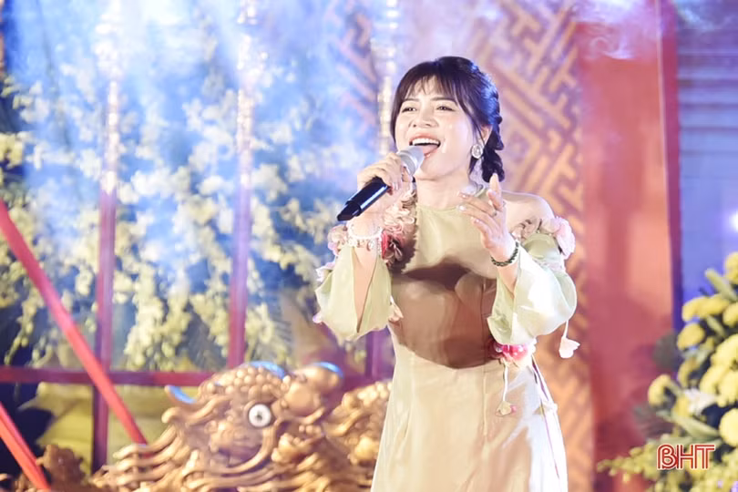 Đặc sắc đêm dạ hội “Tiếng hát từ cội nguồn”