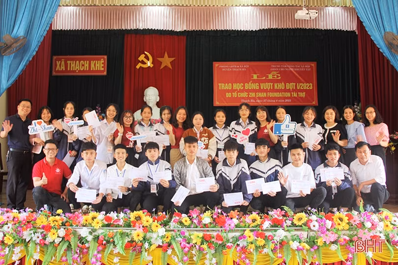 Nhiều phần quà đến với học sinh Hà Tĩnh