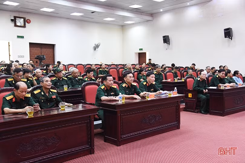 Ban Liên lạc Hội hưu trí Bộ CHQS tỉnh gặp mặt dịp kỷ niệm 30/4