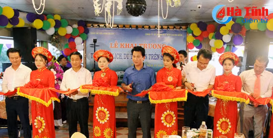 dua du thuyen giang dinh co do 2 trieu usd khai thac du lich tren song lam