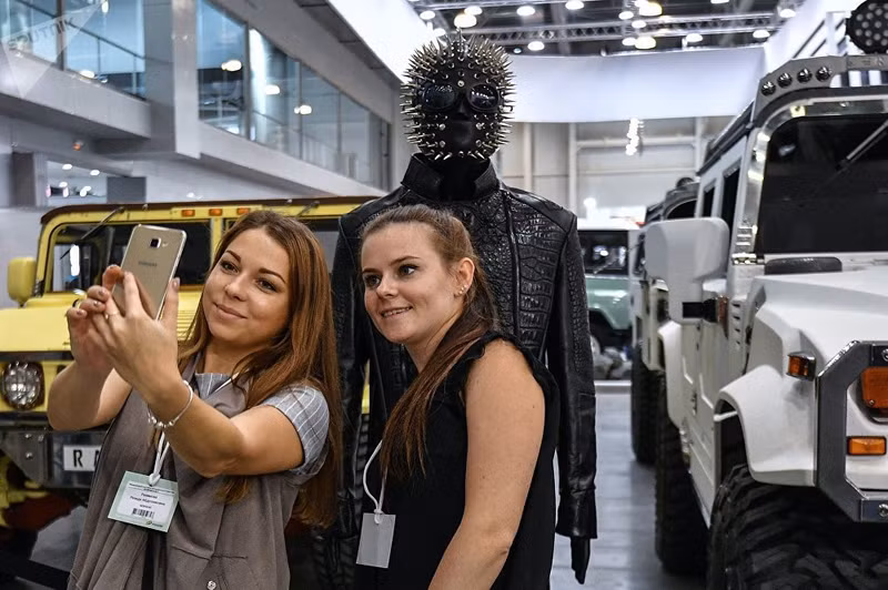 nhung mau xe dia hinh an tuong tai trien lam moscow off road show 2017