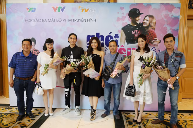 phim hai co van dung chi trung se tiep song phan xu