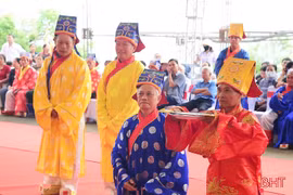 Linh thiêng lễ tế dân gian Đức Thủy tổ Kinh Dương Vương và các Vua Hùng