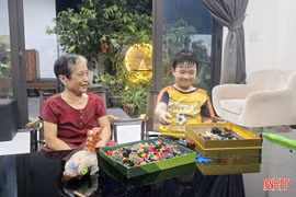 Tăng lương, người dân phấn khởi nhưng mong giá cả không "té nước theo lương"