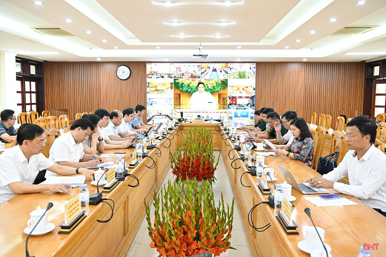 Thủ tướng Chính phủ yêu cầu huy động tối đa lực lượng khắc phục nhanh nhất hậu quả bão, lũ. bqbht_br_bao-so-10-2.jpg