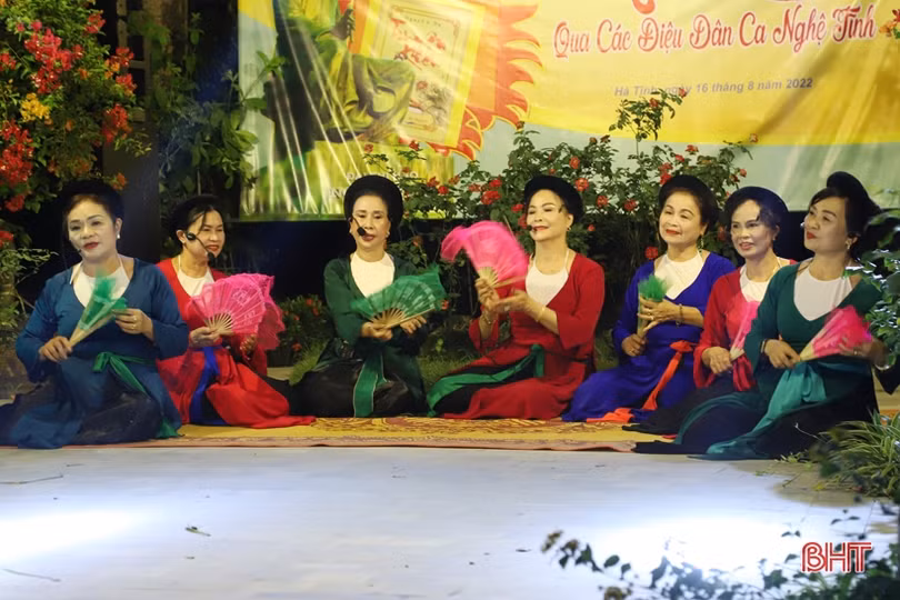 Nghệ nhân Hà Tĩnh giao lưu hát thơ Kiều