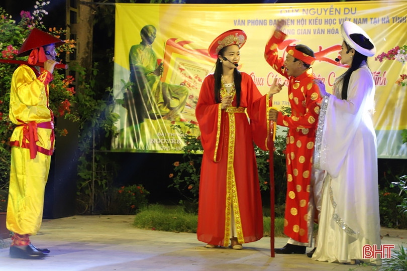 Nghệ nhân Hà Tĩnh giao lưu hát thơ Kiều