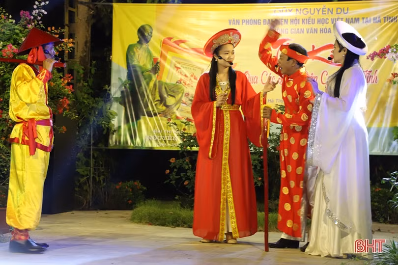 Nghệ nhân Hà Tĩnh giao lưu hát thơ Kiều