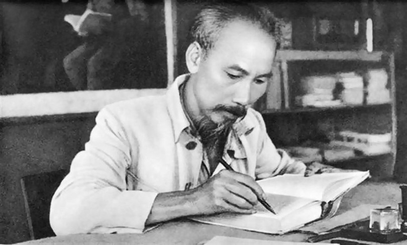 Kiên quyết bác bỏ những luận điệu phủ nhận thành quả của Cách mạng tháng Tám năm 1945
