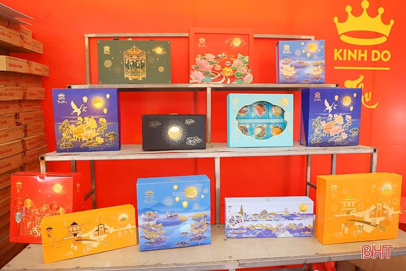 Bánh trung thu “tung tăng” xuống phố ở Hà Tĩnh