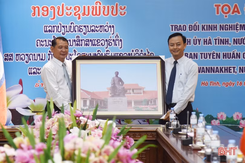 Tăng cường trao đổi kinh nghiệm công tác tuyên giáo giữa Hà Tĩnh - Bôlykhămxay - Savannakhet