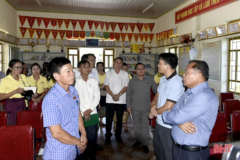 Đoàn đại biểu Ban Tuyên huấn tỉnh Bôlykhămxay và Savannakhet tham quan nông thôn mới Hà Tĩnh