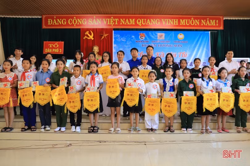 Hấp dẫn hội thi kể chuyện theo sách của học sinh huyện miền núi Hà Tĩnh