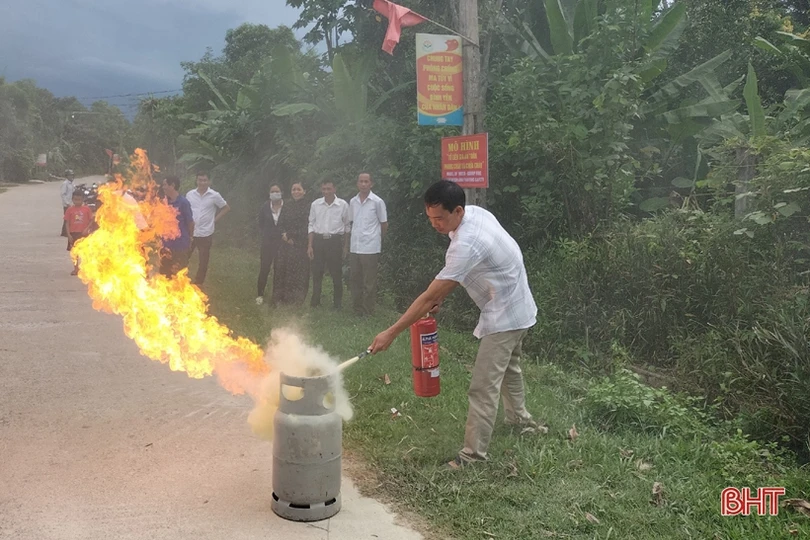 Ra mắt Tổ liên gia an toàn PCCC khu dân cư đầu tiên ở Hương Sơn