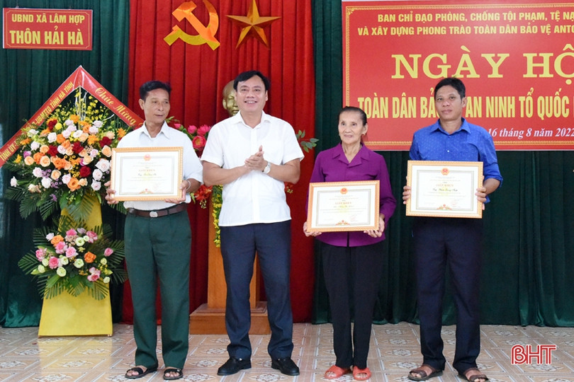 Lãnh đạo tỉnh chung vui “Ngày hội toàn dân bảo vệ an ninh Tổ quốc” ở huyện Kỳ Anh ảnh 10 Lãnh đạo tỉnh chung vui “Ngày hội toàn dân bảo vệ an ninh Tổ quốc” ở huyện Kỳ Anh