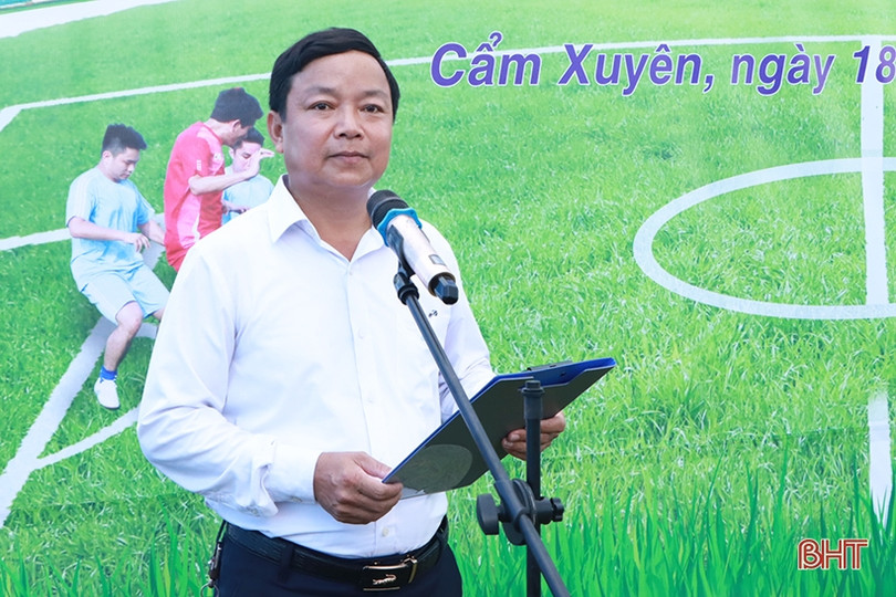 16 đội tranh tài tại Giải Bóng đá nam huyện Cẩm Xuyên năm 2022