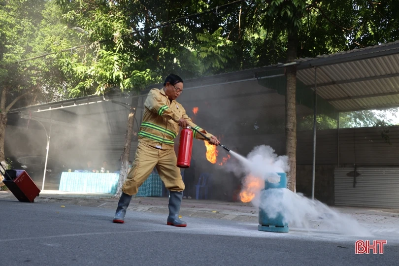 Ra mắt mô hình “Tổ liên gia an toàn PCCC và điểm chữa cháy công cộng” đầu tiên ở TP Hà Tĩnh