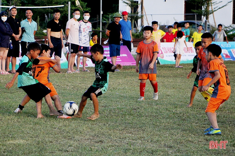 FC Thạch Hà và PTF Thành Sen giành giải nhất các nội dung thi đấu Giải Bóng đá các CLB cộng đồng Hà Tĩnh