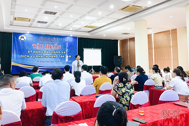 Doanh nghiệp Hà Tĩnh học cách bán hàng và phục vụ “thượng đế”