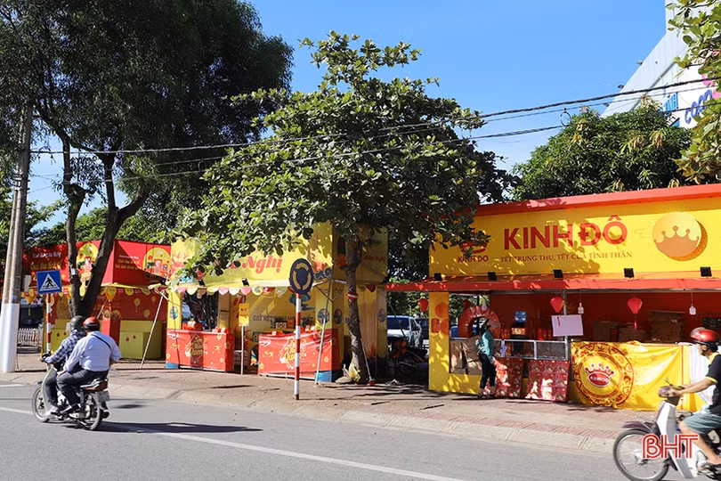 Bánh trung thu “tung tăng” xuống phố ở Hà Tĩnh