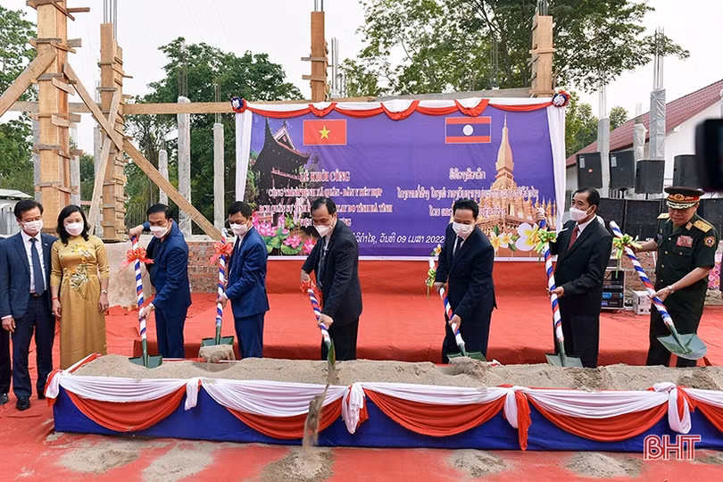 Hà Tĩnh tích cực hợp tác giáo dục, y tế với các địa phương của nước CHDCND Lào